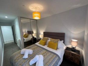 2 Putsborough - Luxury Apartment at Byron Woolacombe, only 4 minute walk to Woolacombe Beach!